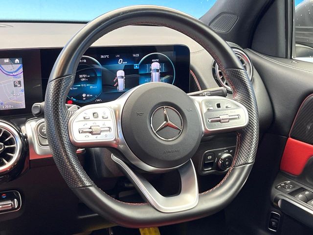 Mercedes-Benz GLB 12