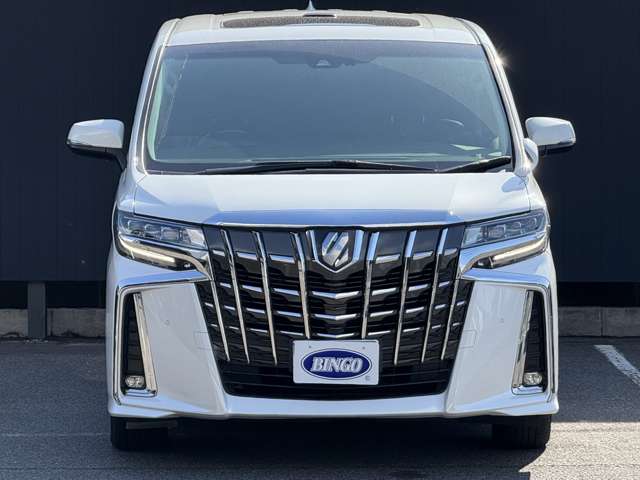 Toyota Alphard 3