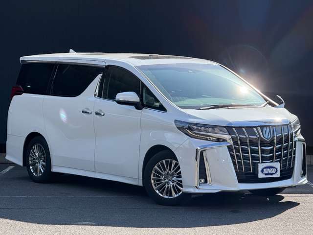 Toyota Alphard 4