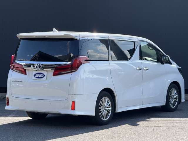 Toyota Alphard 8
