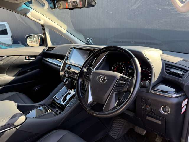 Toyota Alphard 9