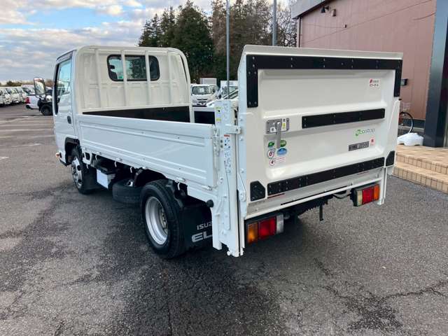 Isuzu Elf 7