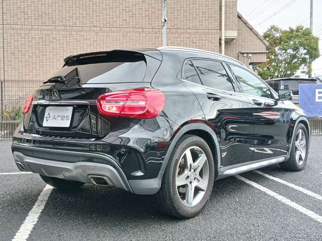 Mercedes-Benz GLA-Class 12