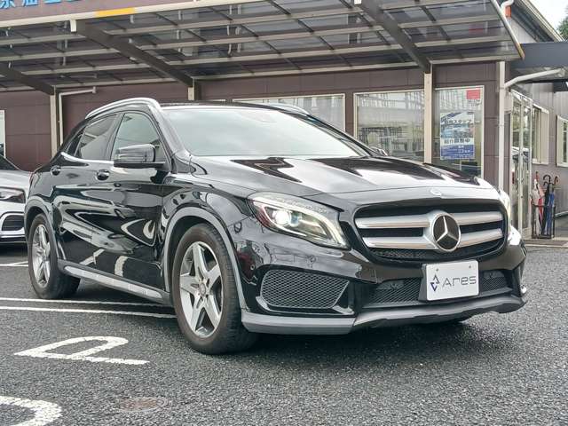 Mercedes-Benz GLA-Class 10