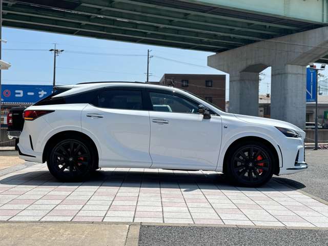 Lexus RX 9