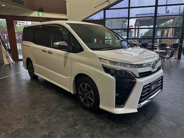 Toyota Voxy 6