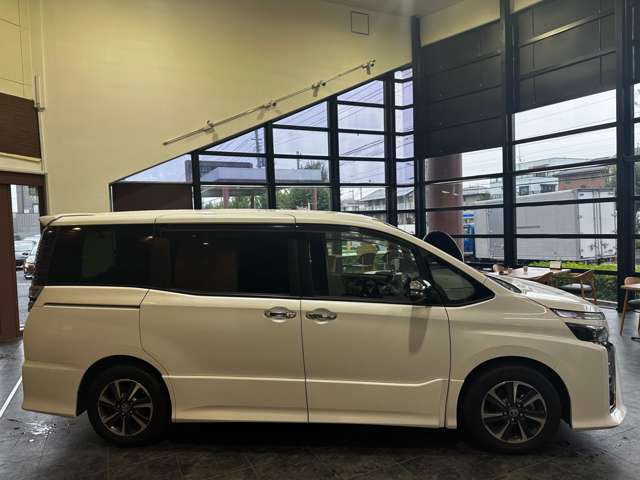 Toyota Voxy 7