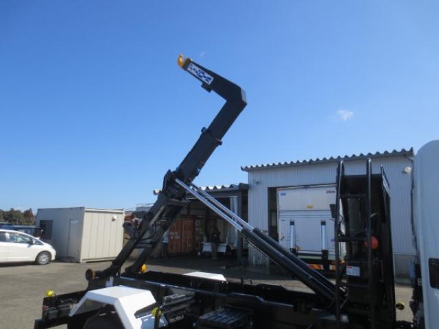 Mitsubishi Fuso Fighter 12