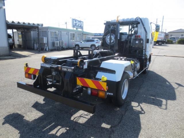 Mitsubishi Fuso Fighter 4