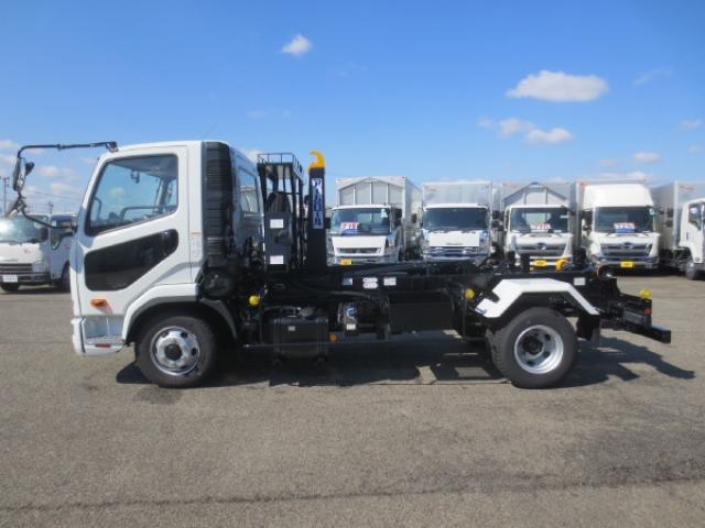 Mitsubishi Fuso Fighter 9