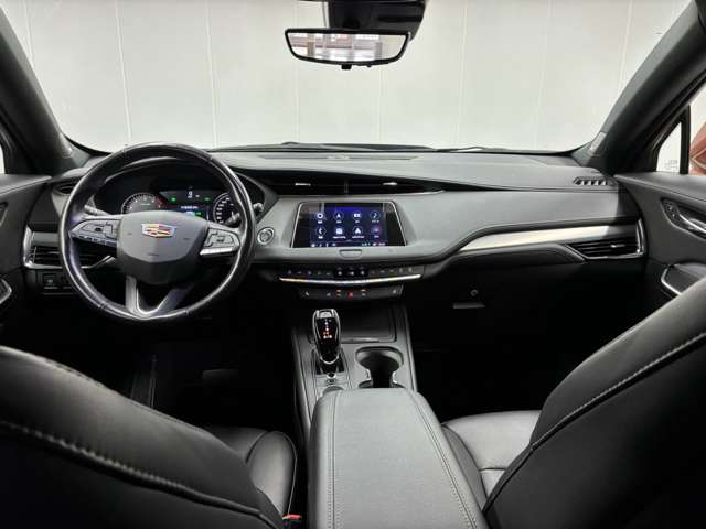 Cadillac XT4 2