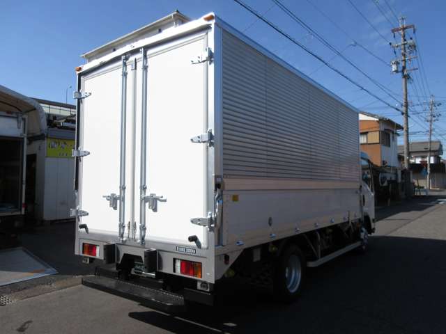 Isuzu Elf 6