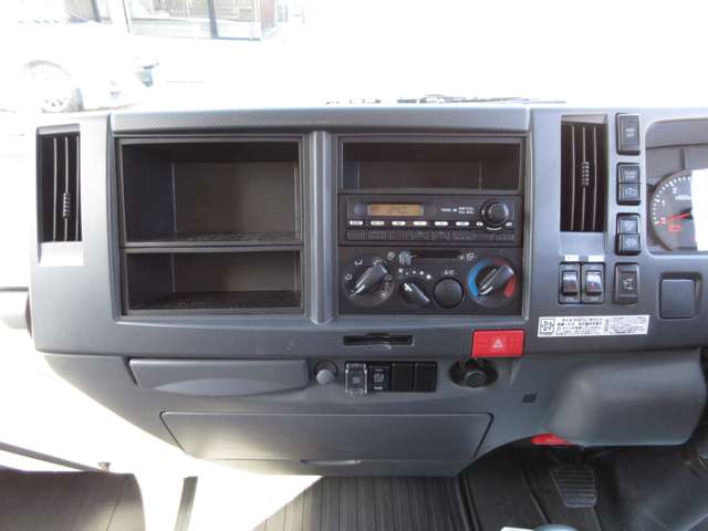 Isuzu Elf 8