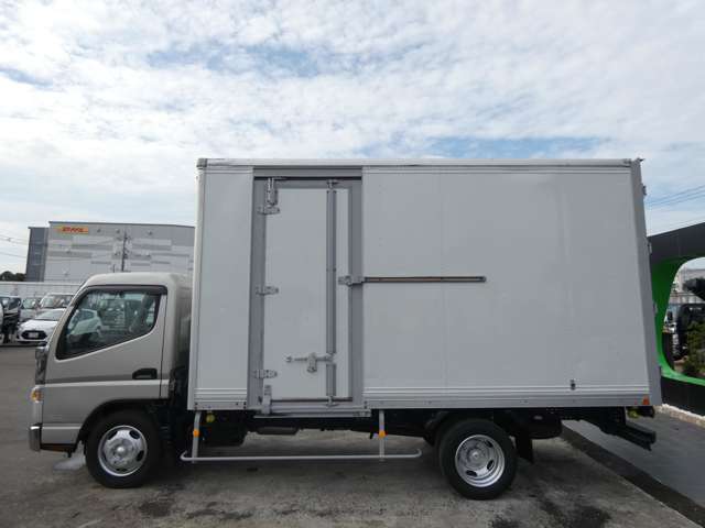 Mitsubishi Fuso Canter 9