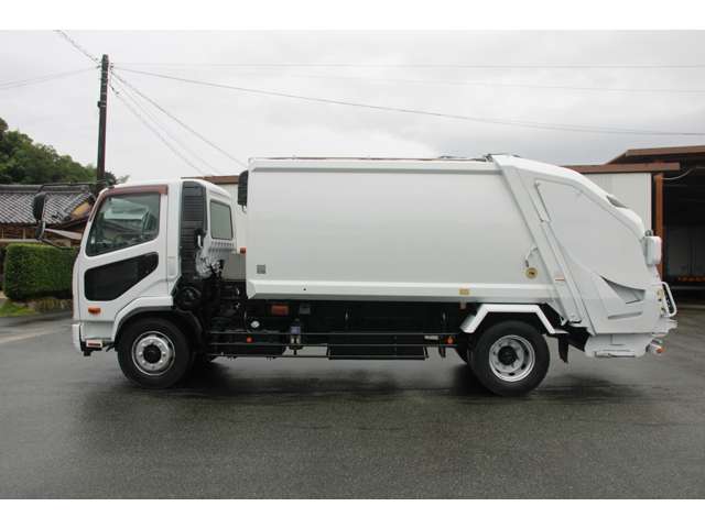 Mitsubishi Fuso Fighter 6