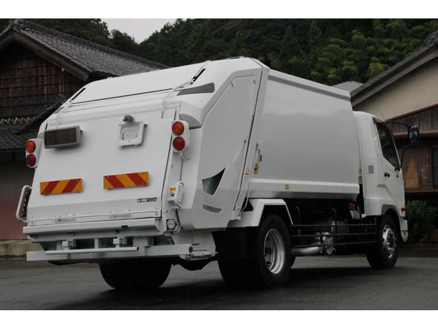 Mitsubishi Fuso Fighter 9