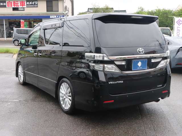 Toyota Vellfire 12