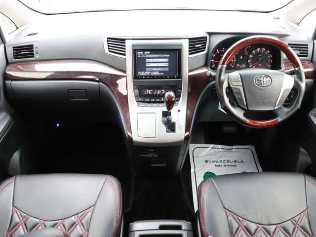 Toyota Vellfire 3