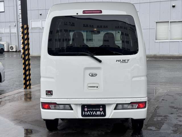 Daihatsu Hijet Cargo 6
