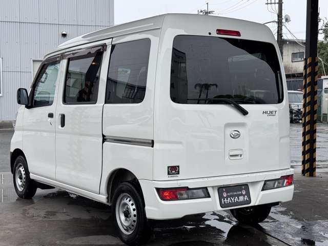Daihatsu Hijet Cargo 7