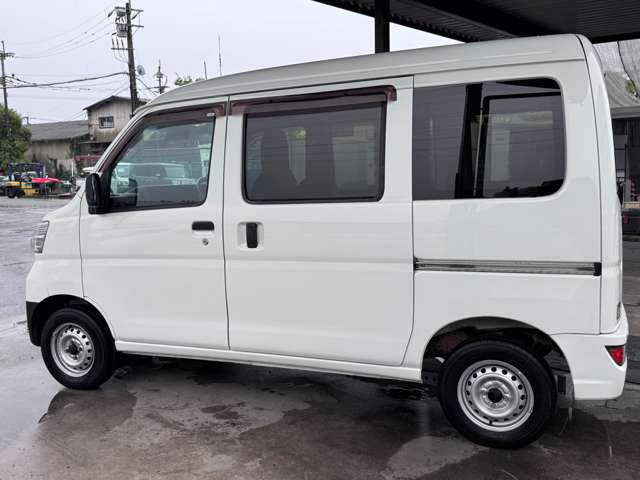 Daihatsu Hijet Cargo 8