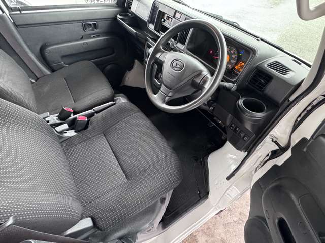 Daihatsu Hijet Cargo 10