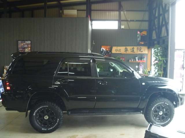 Toyota Hilux Surf 11