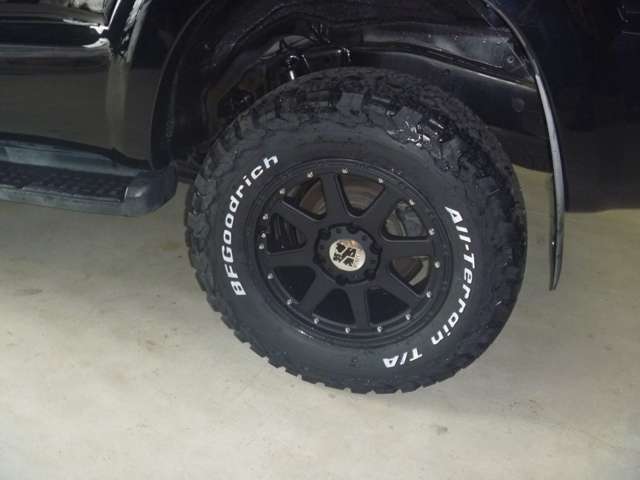 Toyota Hilux Surf 9