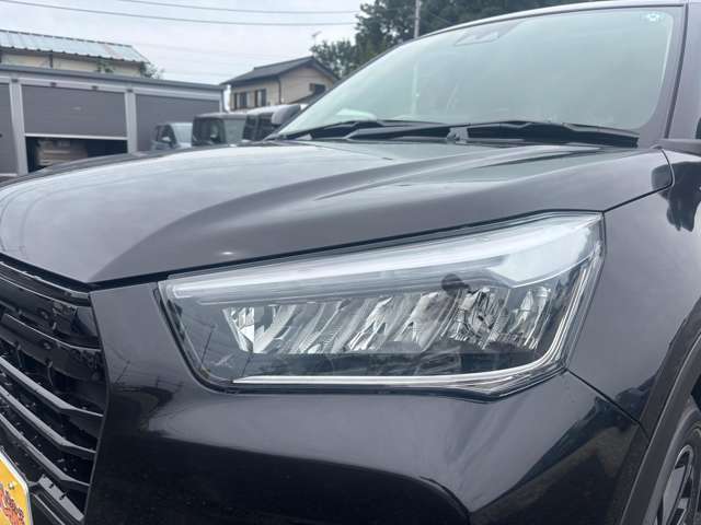 Daihatsu Rocky 11