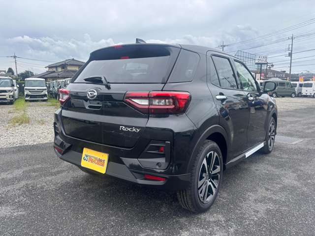 Daihatsu Rocky 7