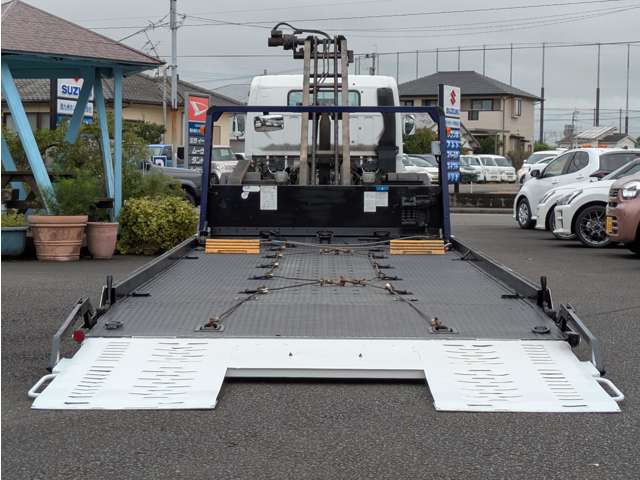 Mitsubishi Fuso Canter 9