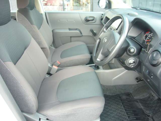 Nissan AD 12
