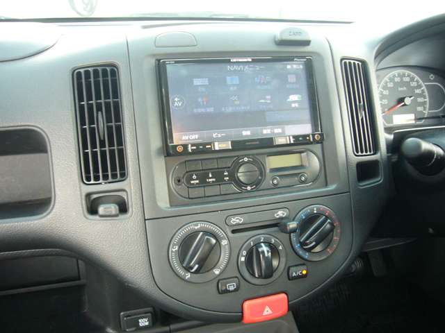Nissan AD 4