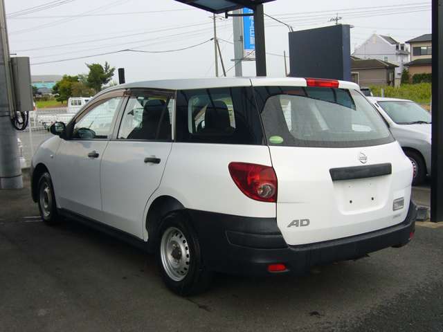 Nissan AD 8