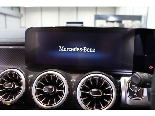 Mercedes-Benz GLB 11