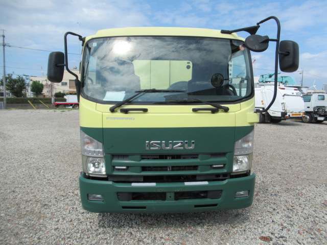 Isuzu Forward 2