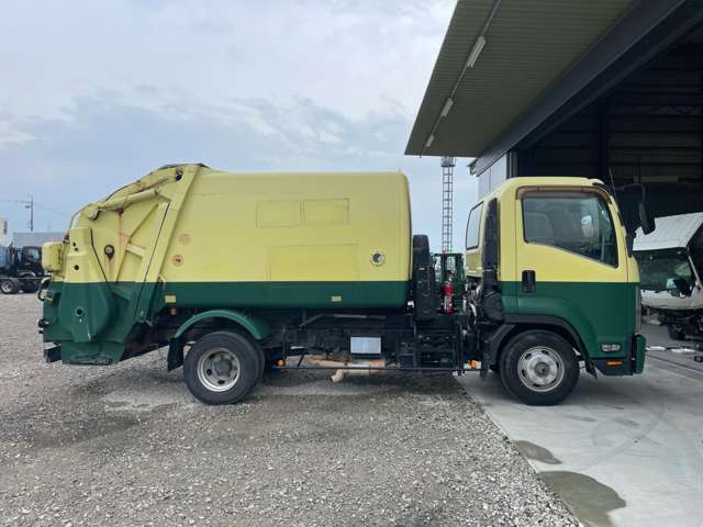 Isuzu Forward 4