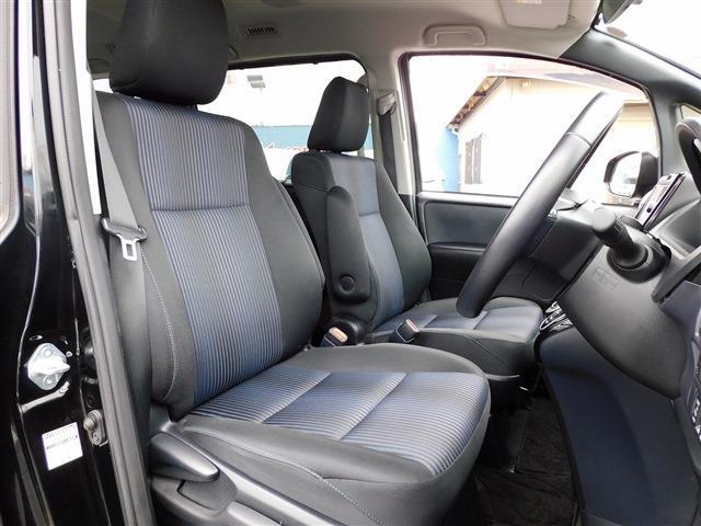 Toyota Voxy 11