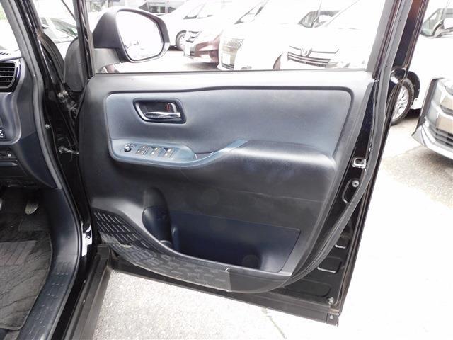 Toyota Voxy 12