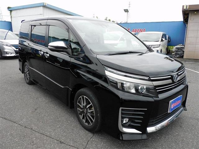 Toyota Voxy 3