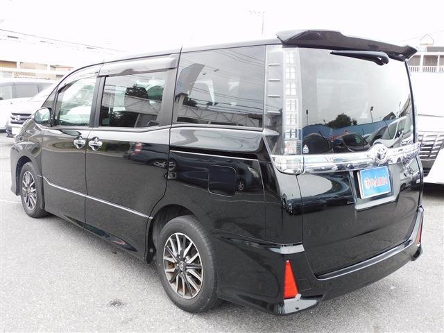 Toyota Voxy 6