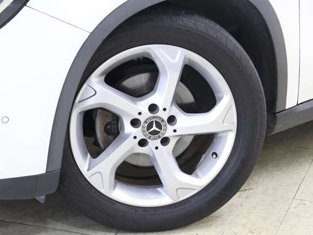 Mercedes-Benz GLA-Class 11