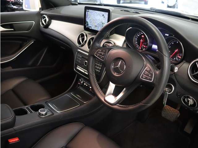 Mercedes-Benz GLA-Class 12