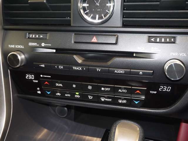 Lexus RX 9