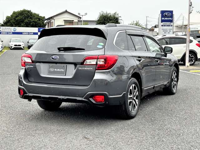 Subaru Legacy Outback 2