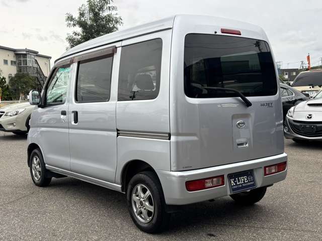 Daihatsu Hijet Cargo 12