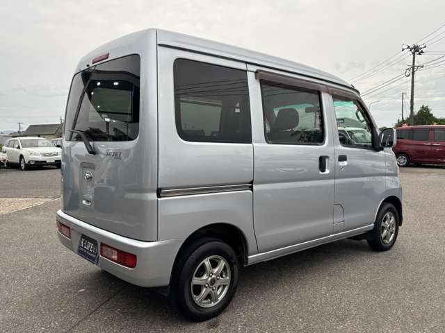 Daihatsu Hijet Cargo 10