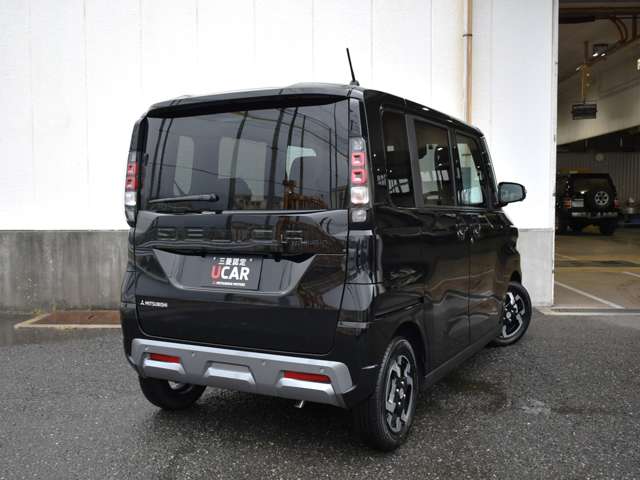Mitsubishi Delica Mini 6