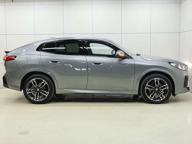 BMW X2 7