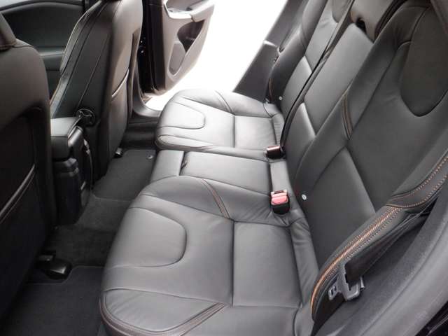 Volvo V40 Cross Country 11